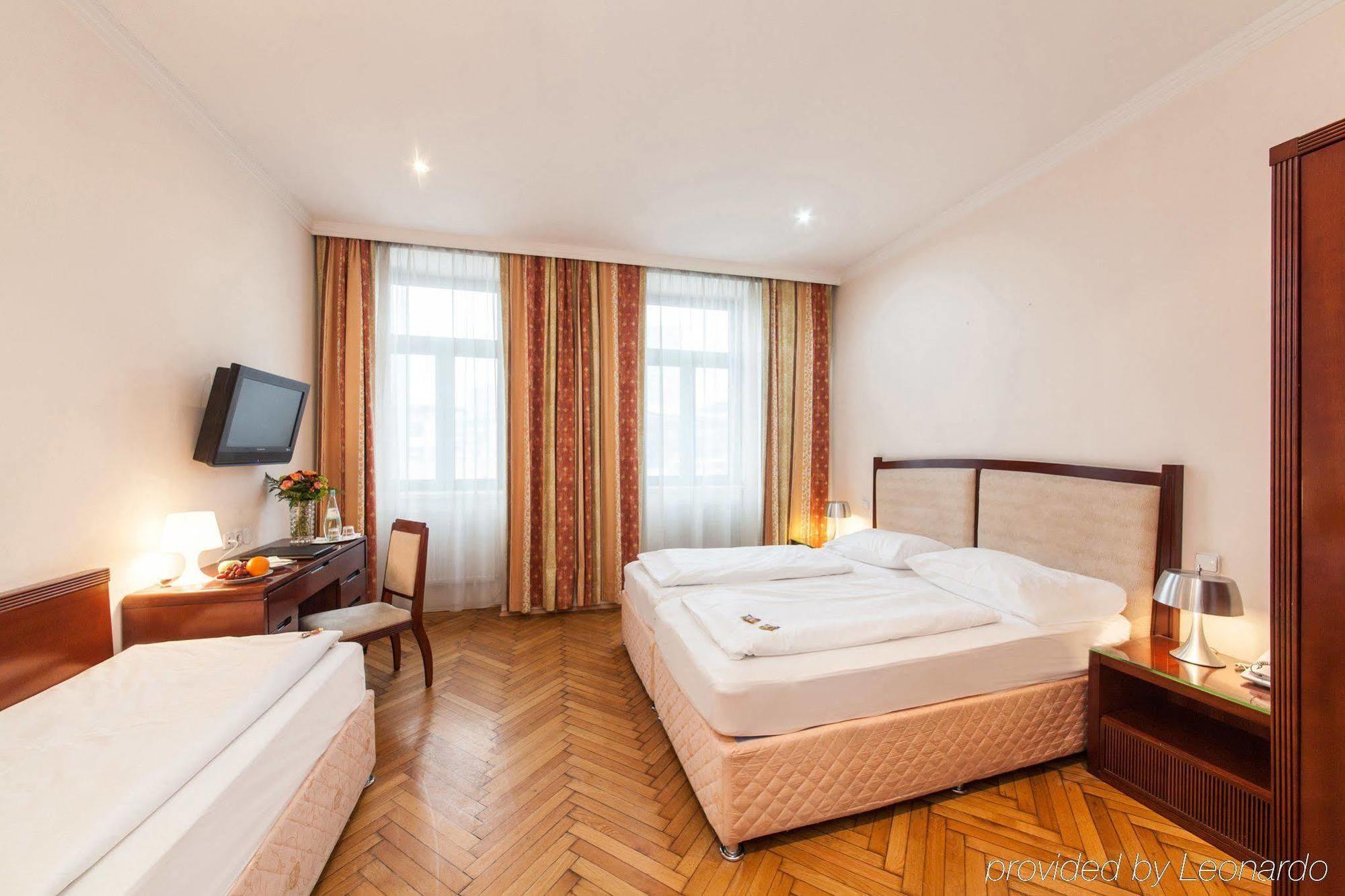 Hotel Hirsch Heidenheim an der Brenz Buitenkant foto