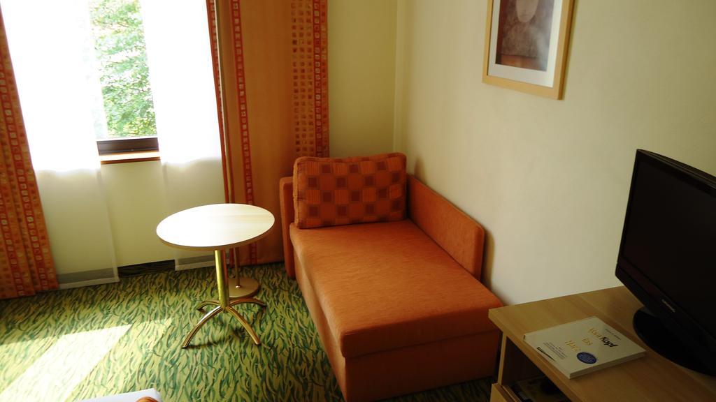 Hotel Hirsch Heidenheim an der Brenz Buitenkant foto