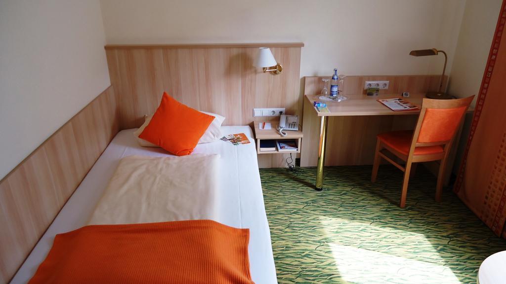 Hotel Hirsch Heidenheim an der Brenz Buitenkant foto